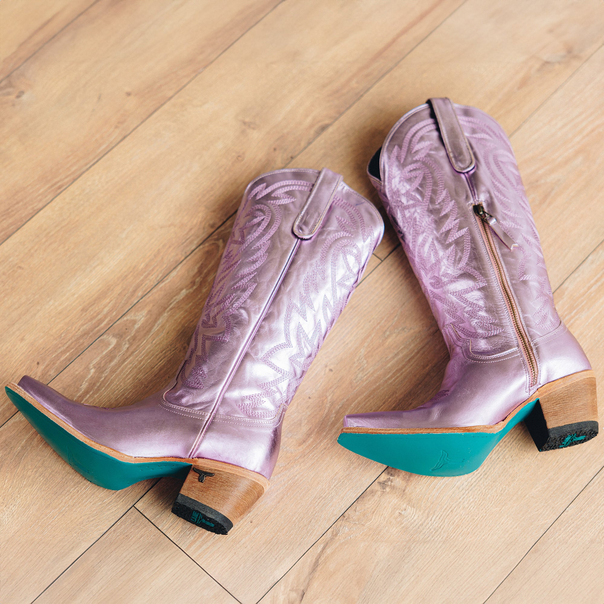 Smokeshow Boot - Lavender Metallic