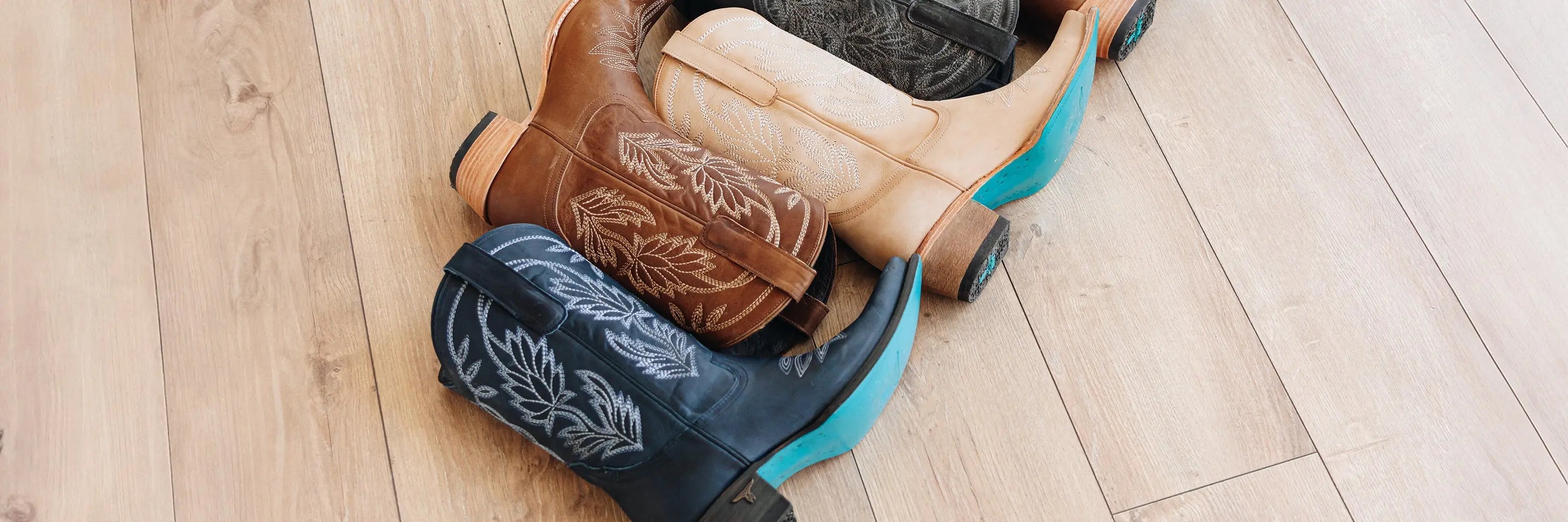SANDAGA COLLECTION Lane Boots