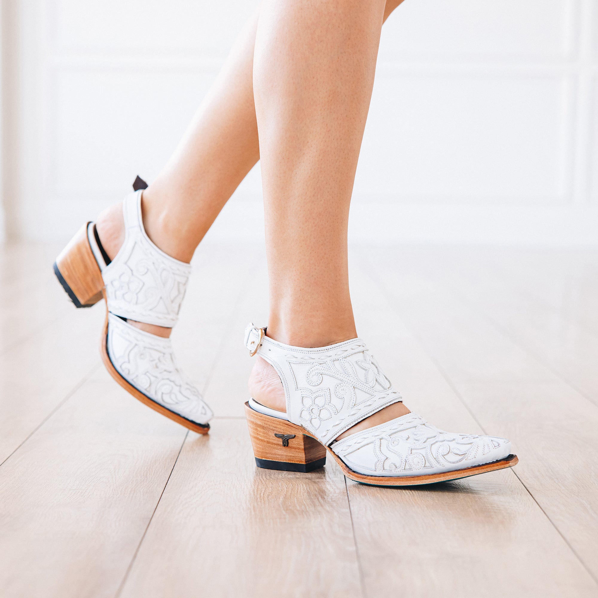 Robin Slingback Mule - Matte White