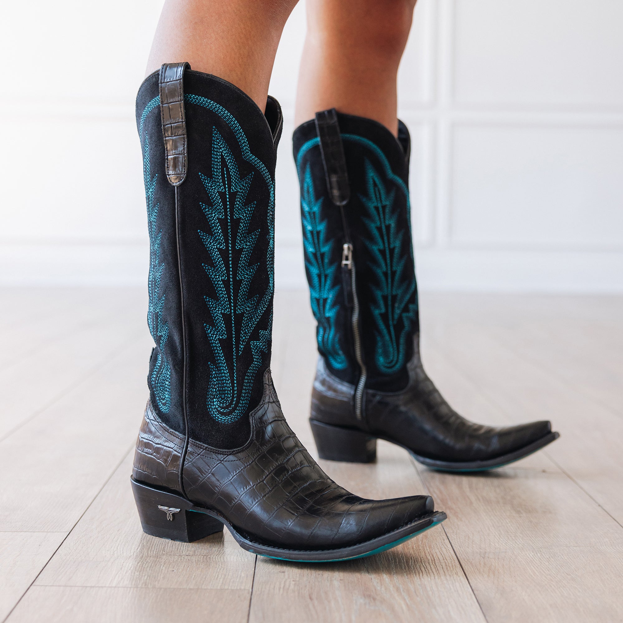 Skylight Boot - Carbon Croc Ladies Boot Western Fashion by Lane