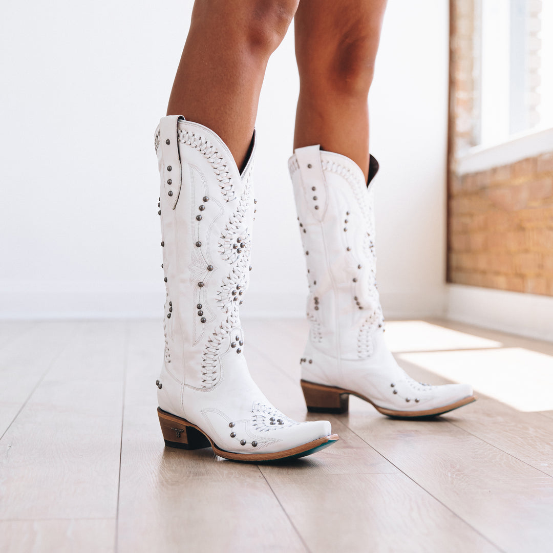 White Cowboy Boots  White boots outfit, White cowboy boots